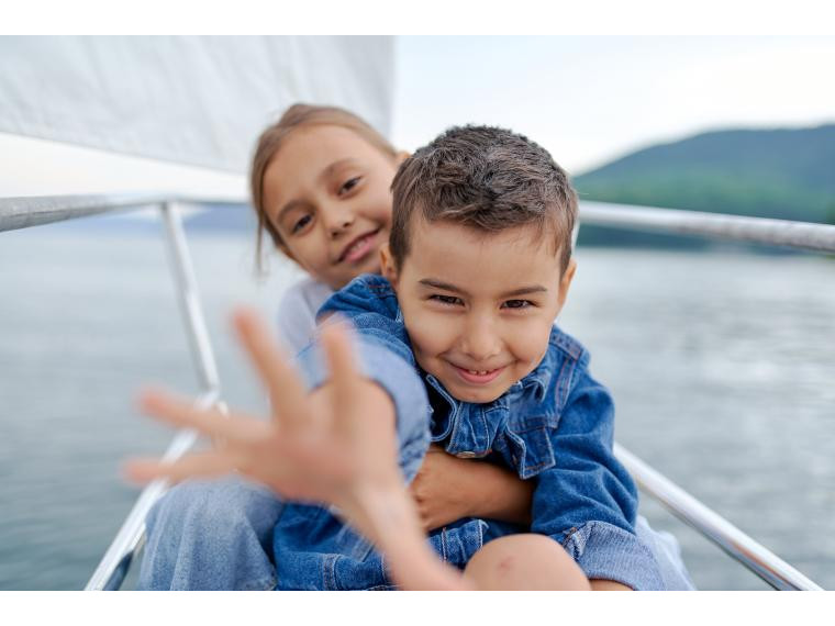 Czarteru jachtu dla rodzin z dziećmi - porady i wskazówki